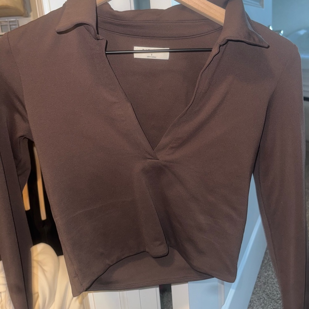Aritzia Babaton long sleeve shirt